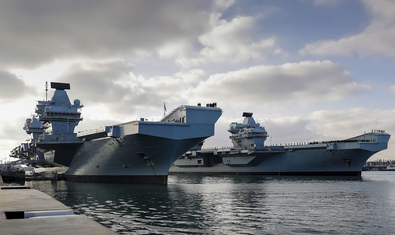 Equipment-Overview-01-Ships Queen Elizabeth aircraft carrier docked at Portsmouth