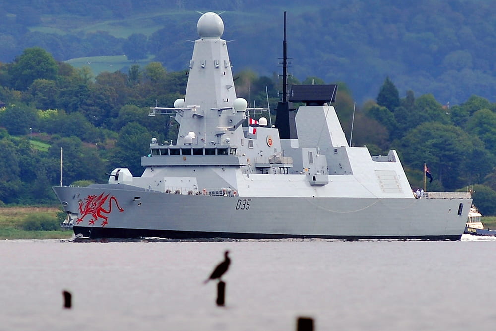 Royal-Navy-Equipment-Daring-Class-03-total-awareness.jpg HMS Daring powers down the River Clyde