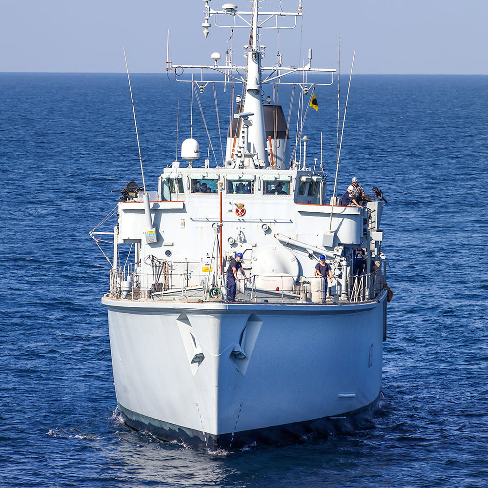 Royal-Navy-Equipment-Ships-14-hunt.jpg HMS Ledbury approaches the camera