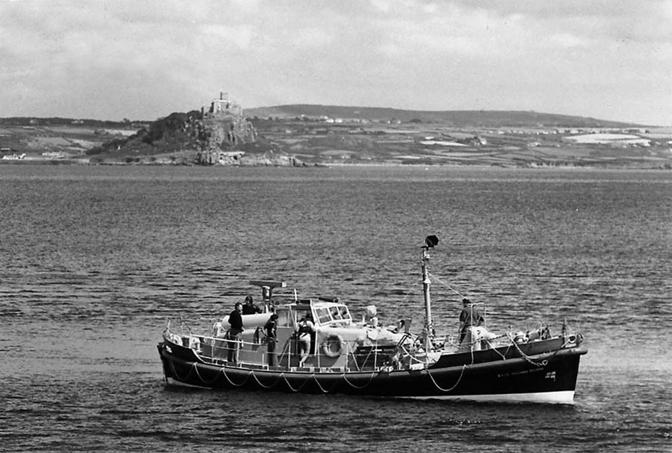 820 NAS remembers Penlee Lifeboat Disaster