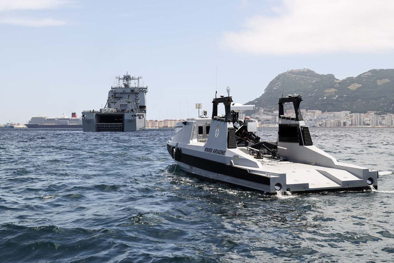Ariadne sails towards RFA Lyme Bay