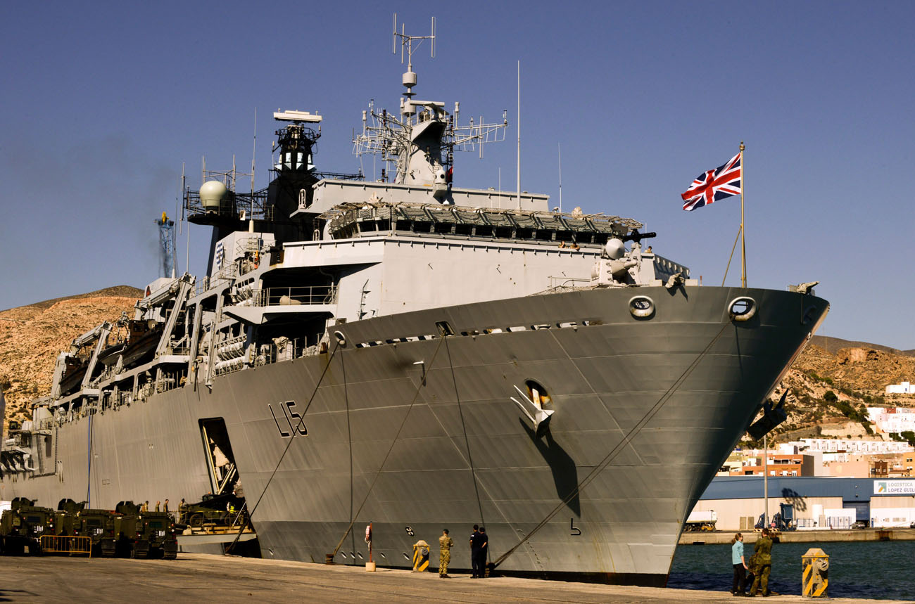 HMS Bulwark launches into 2016