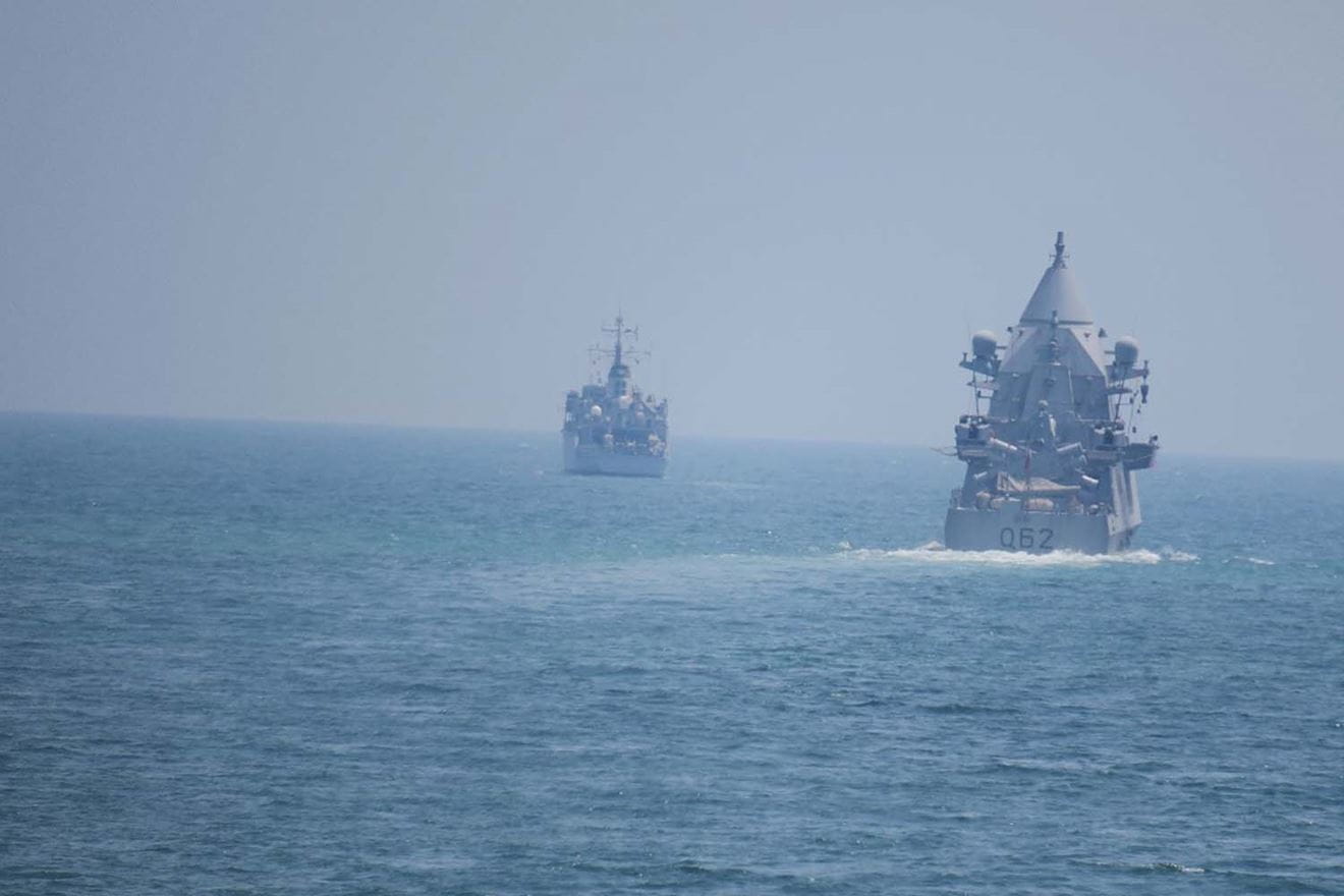 Minehunters HMS Chiddingfold and HMS Bangor trained alongside the Qatari Emiri Naval Force and Coastguard.