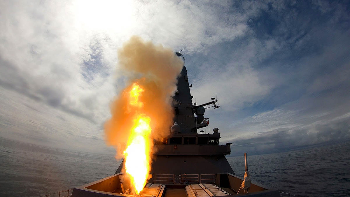 Sea viper missile firing from HMS Defender