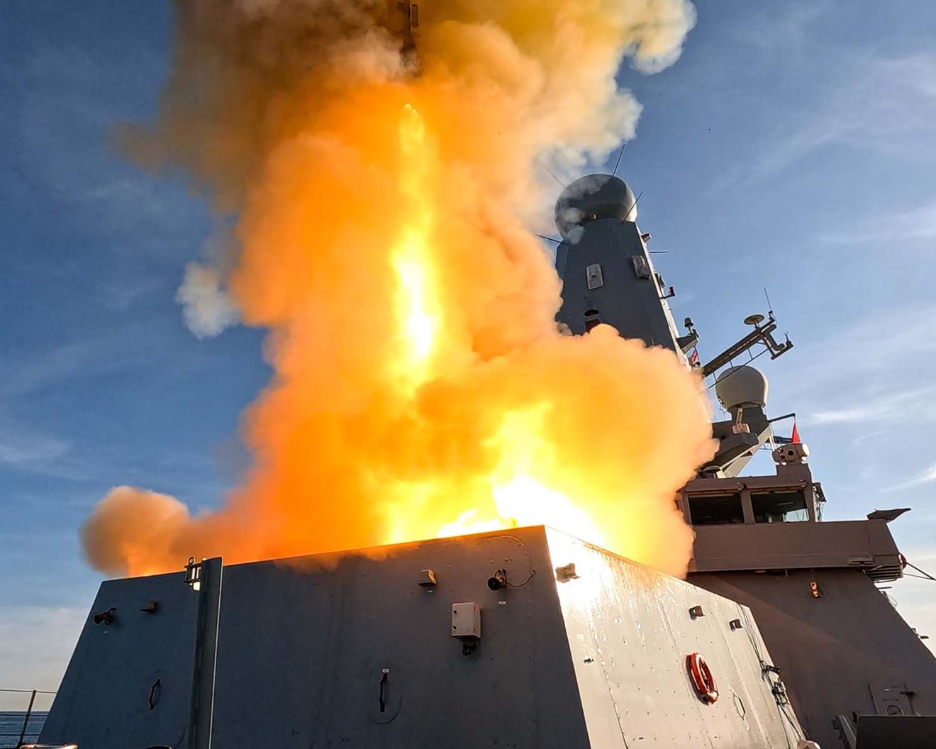 HMS Dragon launches a Sea Viper missile