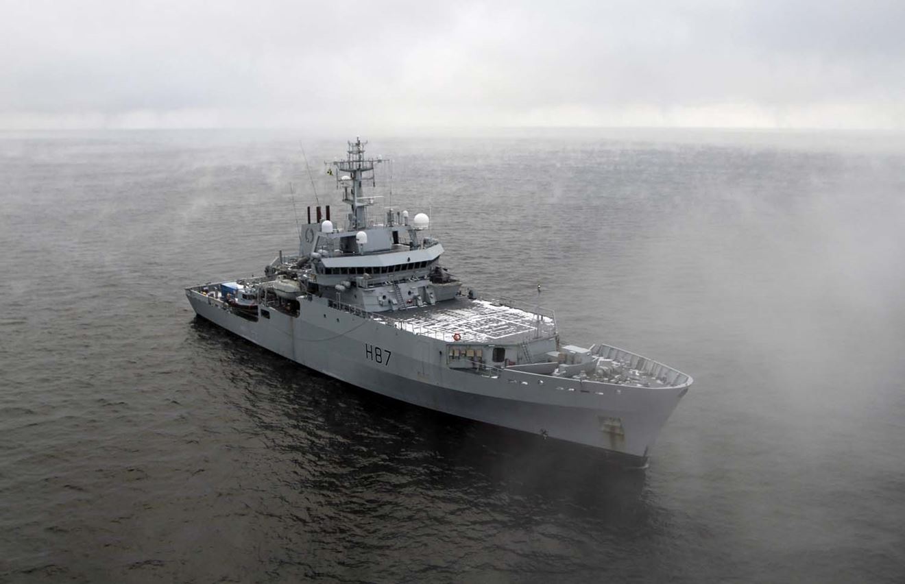 HMS Echo remembers Arctic convoy heroes during search for sunken WW2 cruiser