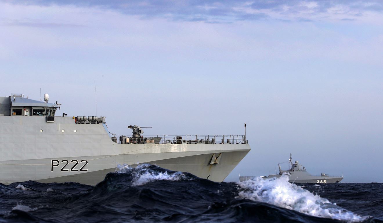 HMS Forth monitors a Russian vessel through English Channel. Picture: LPhot Rory Arnold