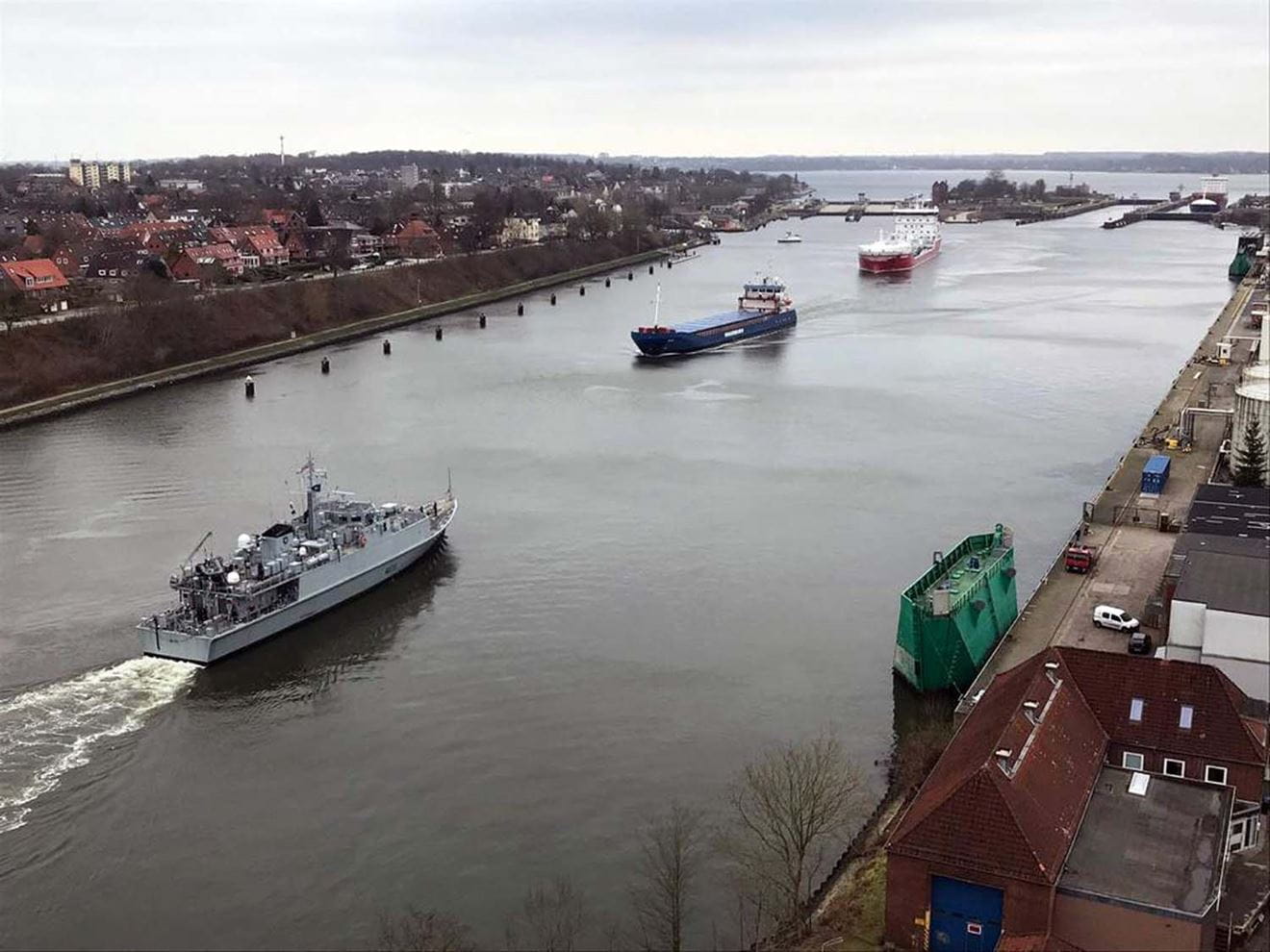HMS Grimsby finds 18 wartime bombs clearing waters off Oslo