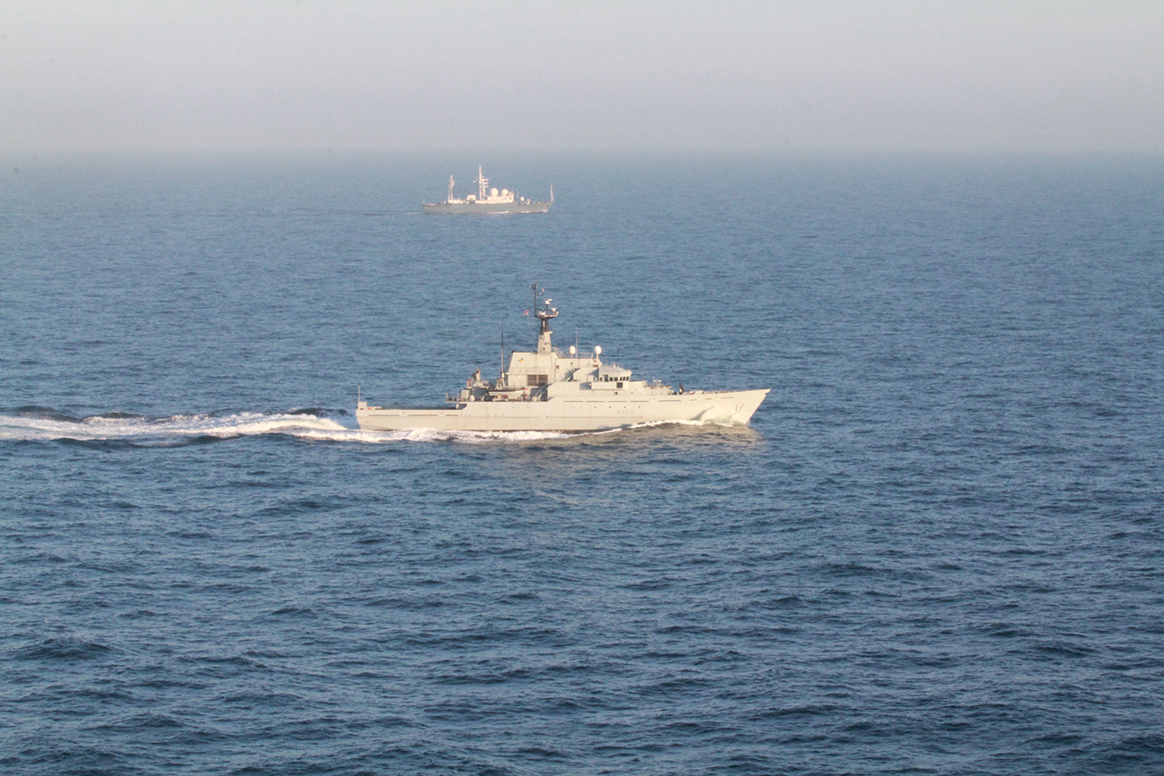 Royal Navy escorts Russian ships through English Channel