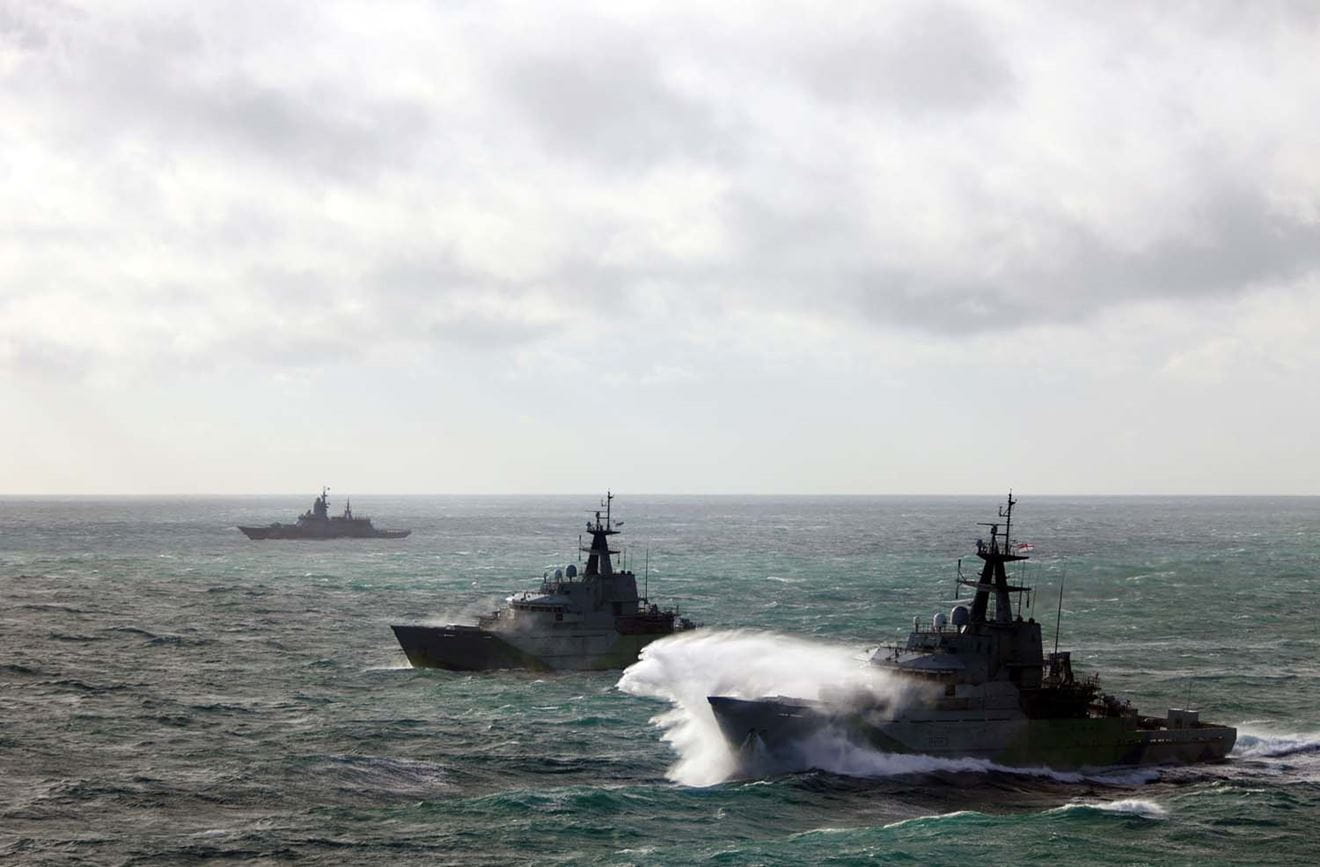 Royal Navy intercepts Russian ships in the English Channel