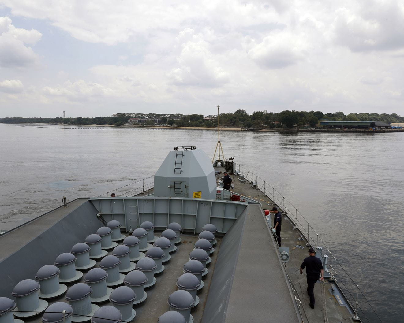 HMS Montrose departing from Sembawang Naval Base, Singapore.