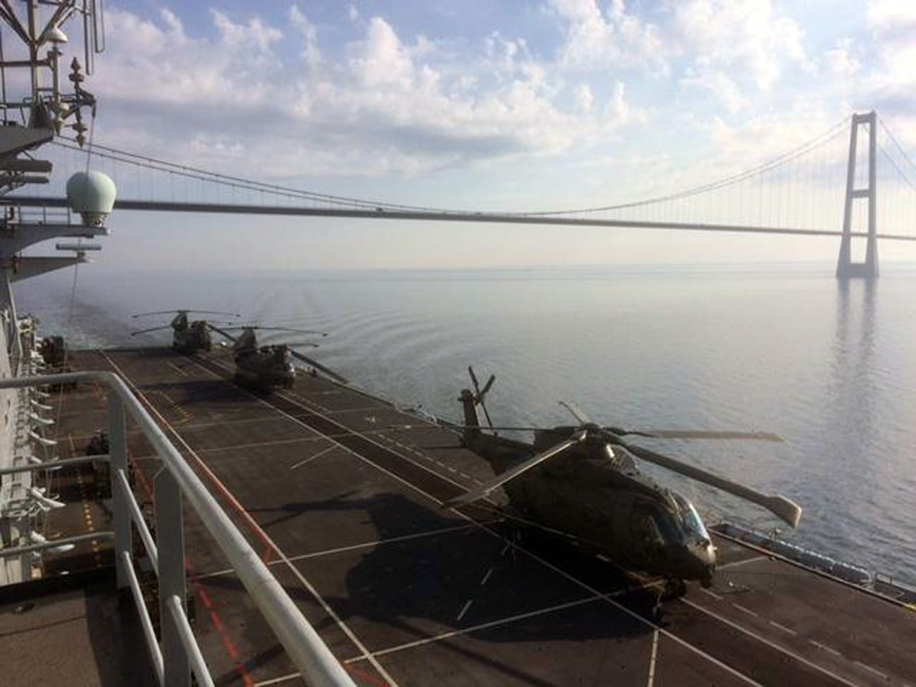 HMS Ocean joins Baltic exercise
