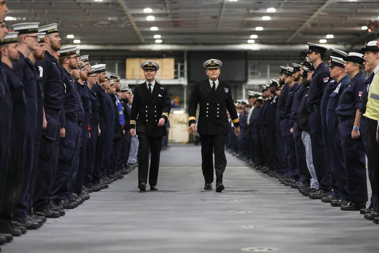 HMS Queen Elizabeth’s new CO takes charge