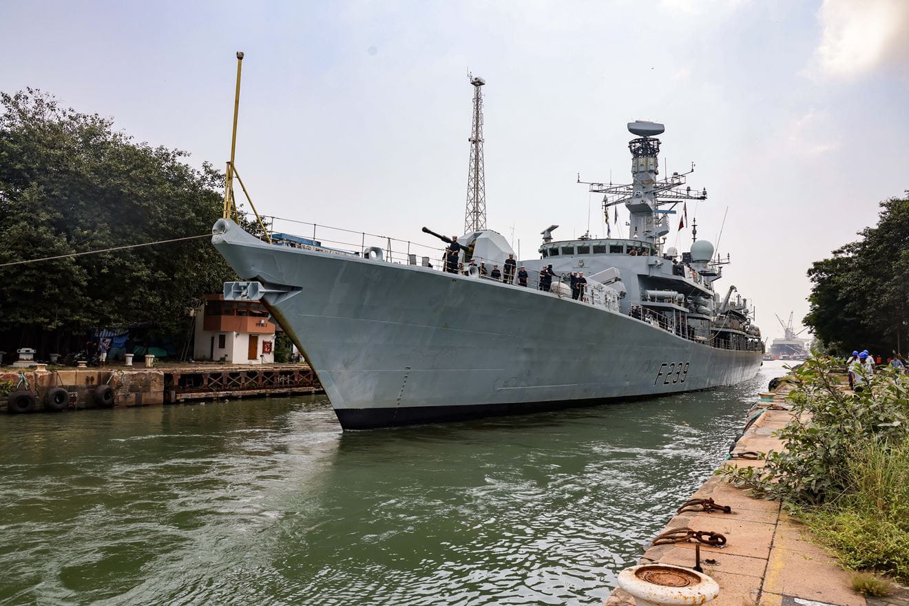 HMS Richmond arrives in Mumbai