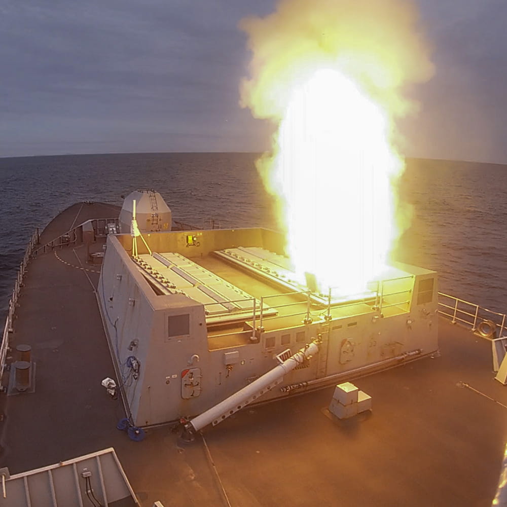 Royal-Navy-Equipment-Daring-Class-06-defend.jpg Firing of Sea Viper missile in the Atlantic Ocean by HMS Dragon