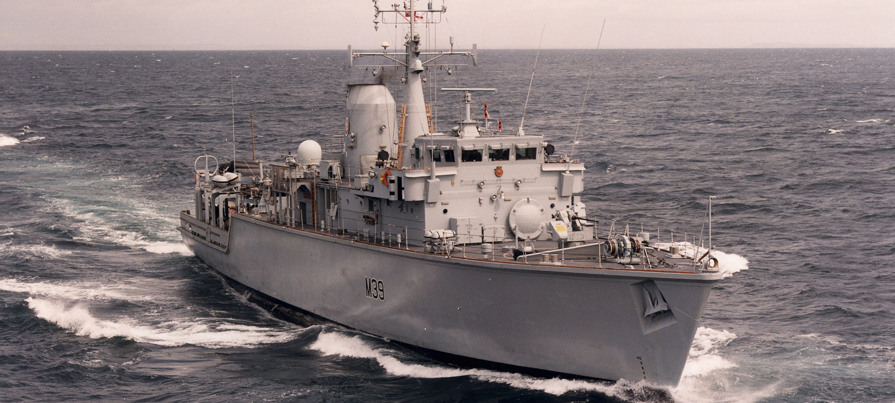 Royal Navy ship, HMS Hurworth at sea