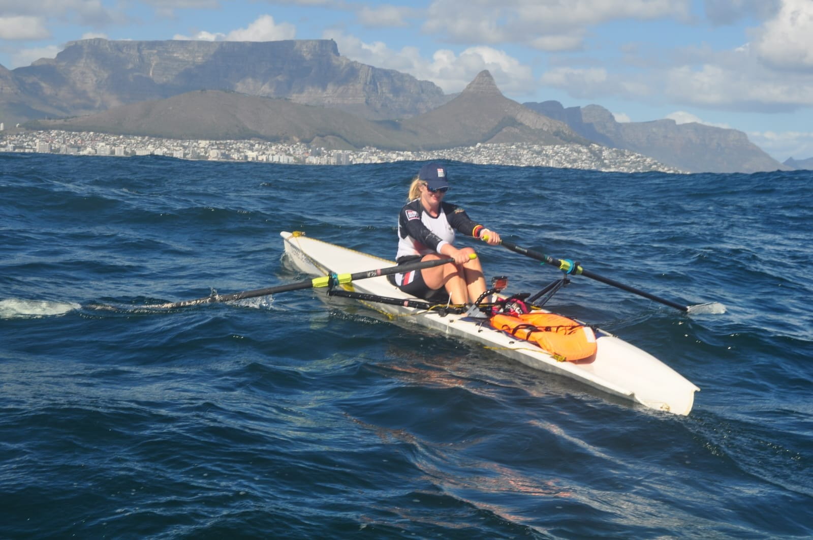 Royal Navy Officer Completes Solo Circumnavigation of Robben Island in Guinness World Record Attempt