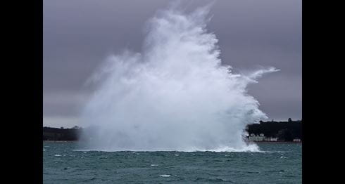 Royal Navy divers destroy 500lb wartime ordnance