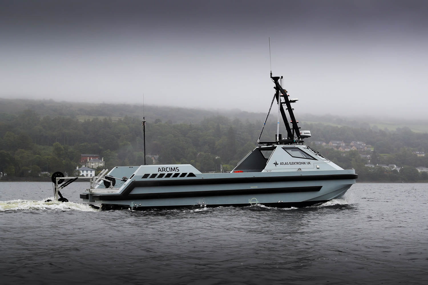 Royal Navy to begin unmanned mine hunting and surveying ops