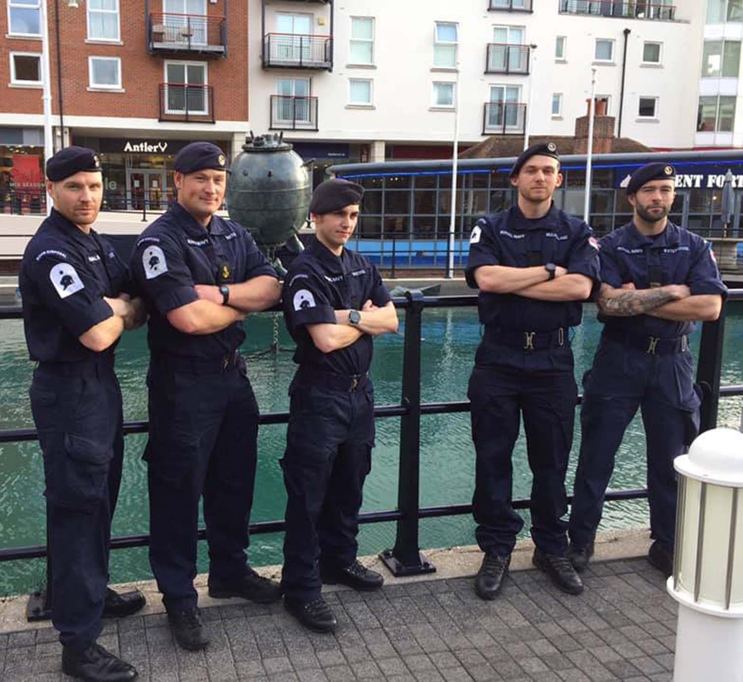 Divers and mine warfare memorial unveiled in Portsmouth