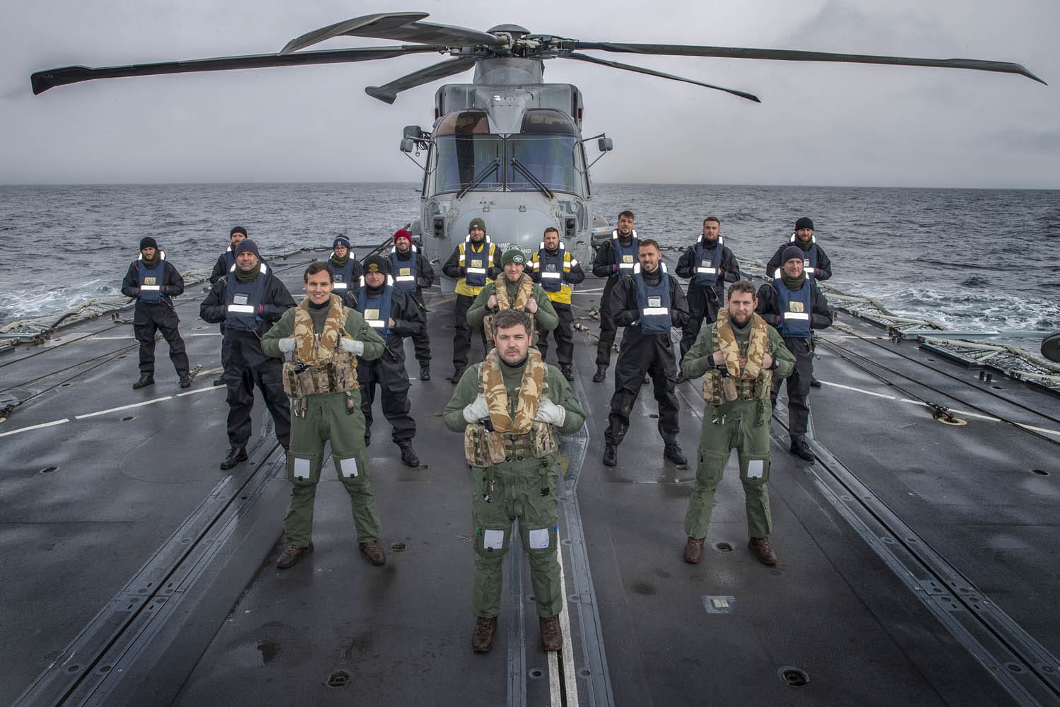 814 Flight have a group photo taken on the flight deck of HMS Kent