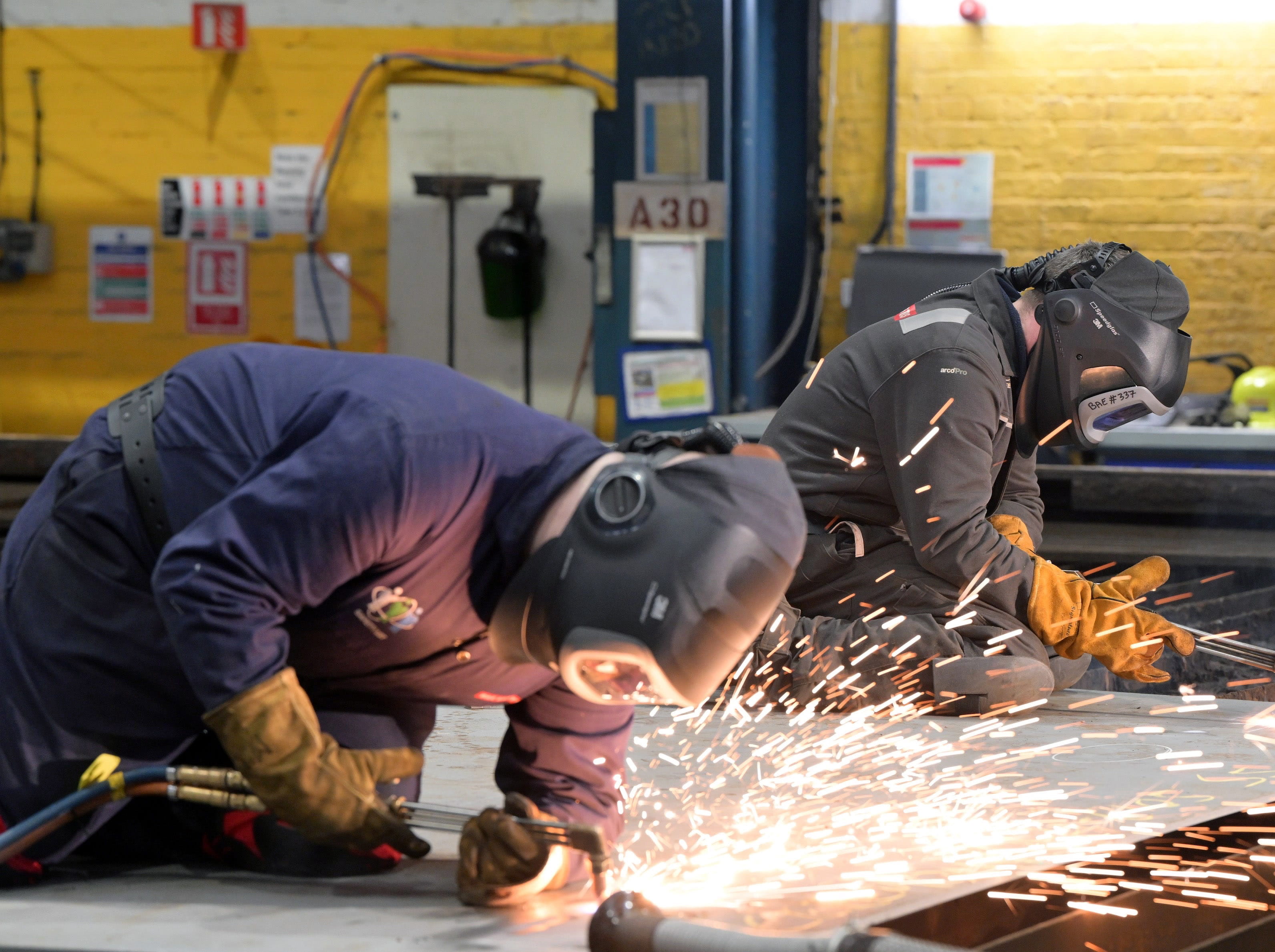 Cutters get to work on the first plate for the fourth HMS Sheffield
