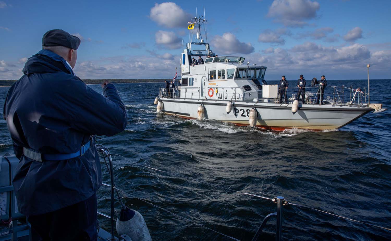 HMS Dasher comes alongside HMS Express off Tallinn