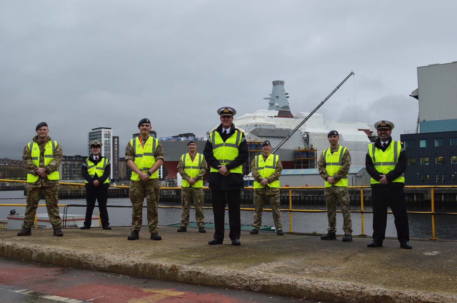 HMS Glasgow Forges friendships