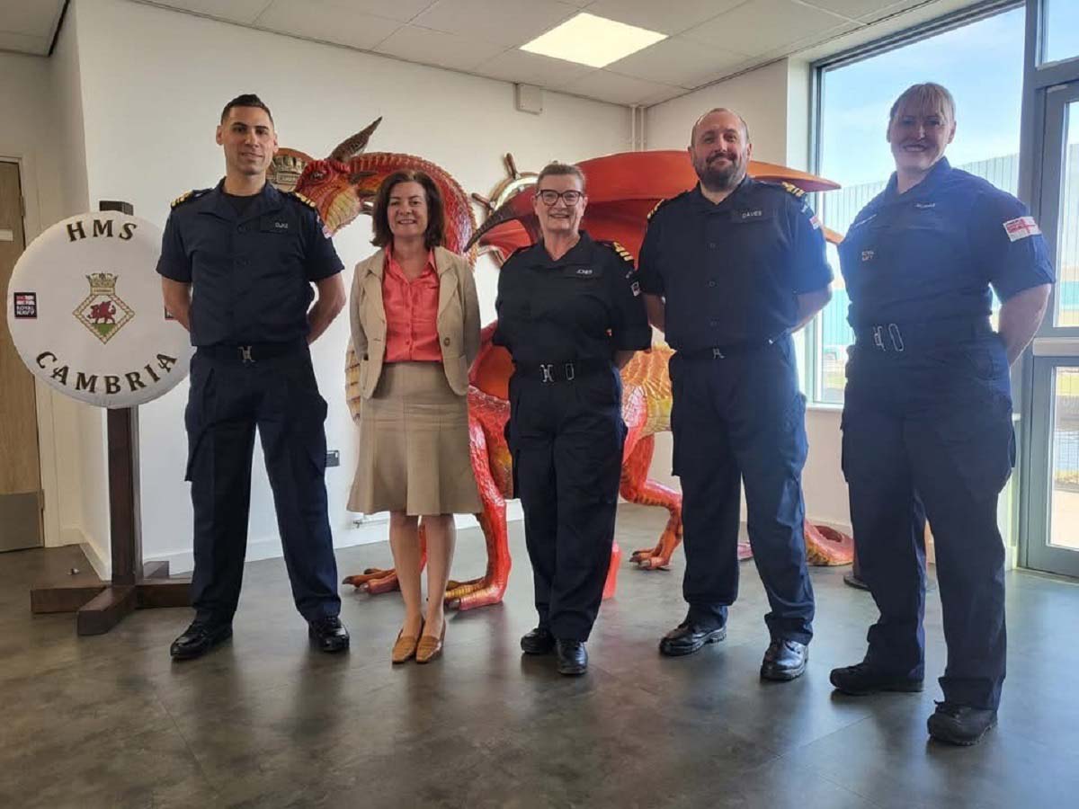 The First Minister of Wales Eluned Morgan MS paid a fact-finding visit to the home of the Royal Naval Reserves in the country, HMS Cambria.