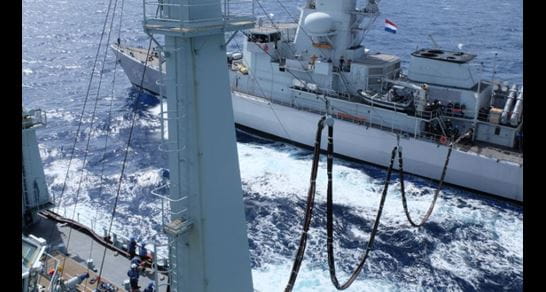 Wave Knight refuels Dutch ship