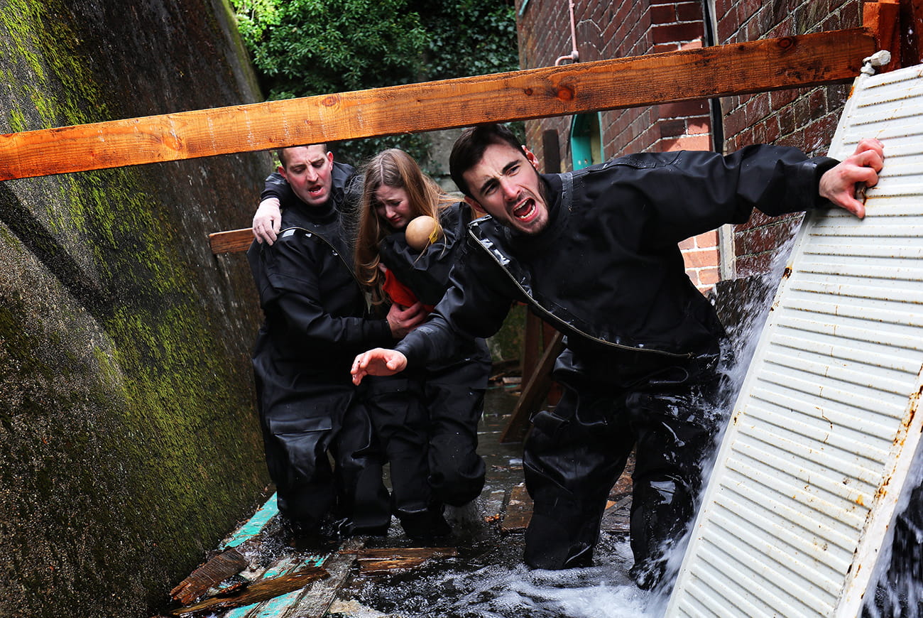 HMS Albion tackles three-day disaster relief exercise