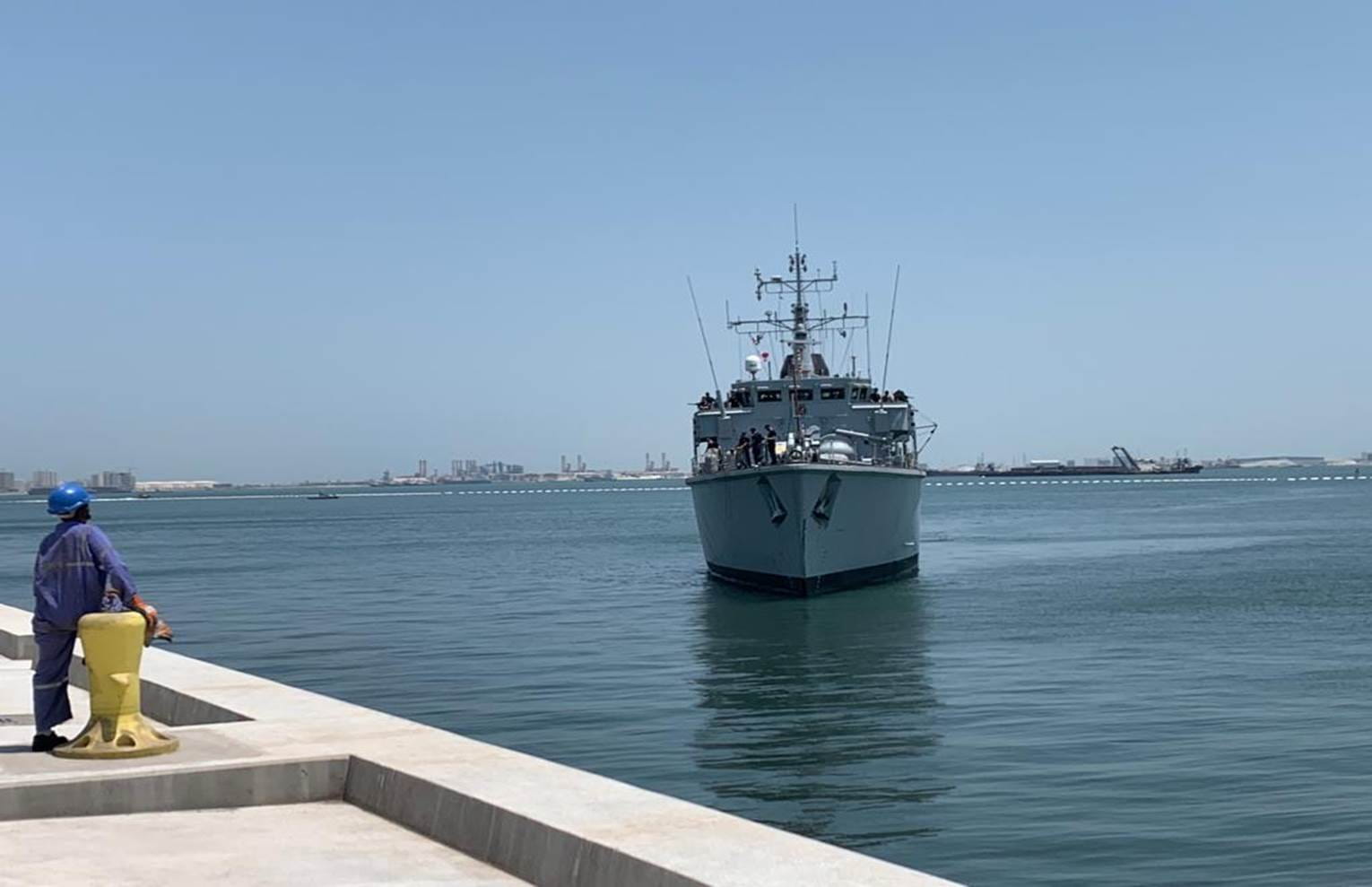 HMS Chiddingfold arrives in the Gulf