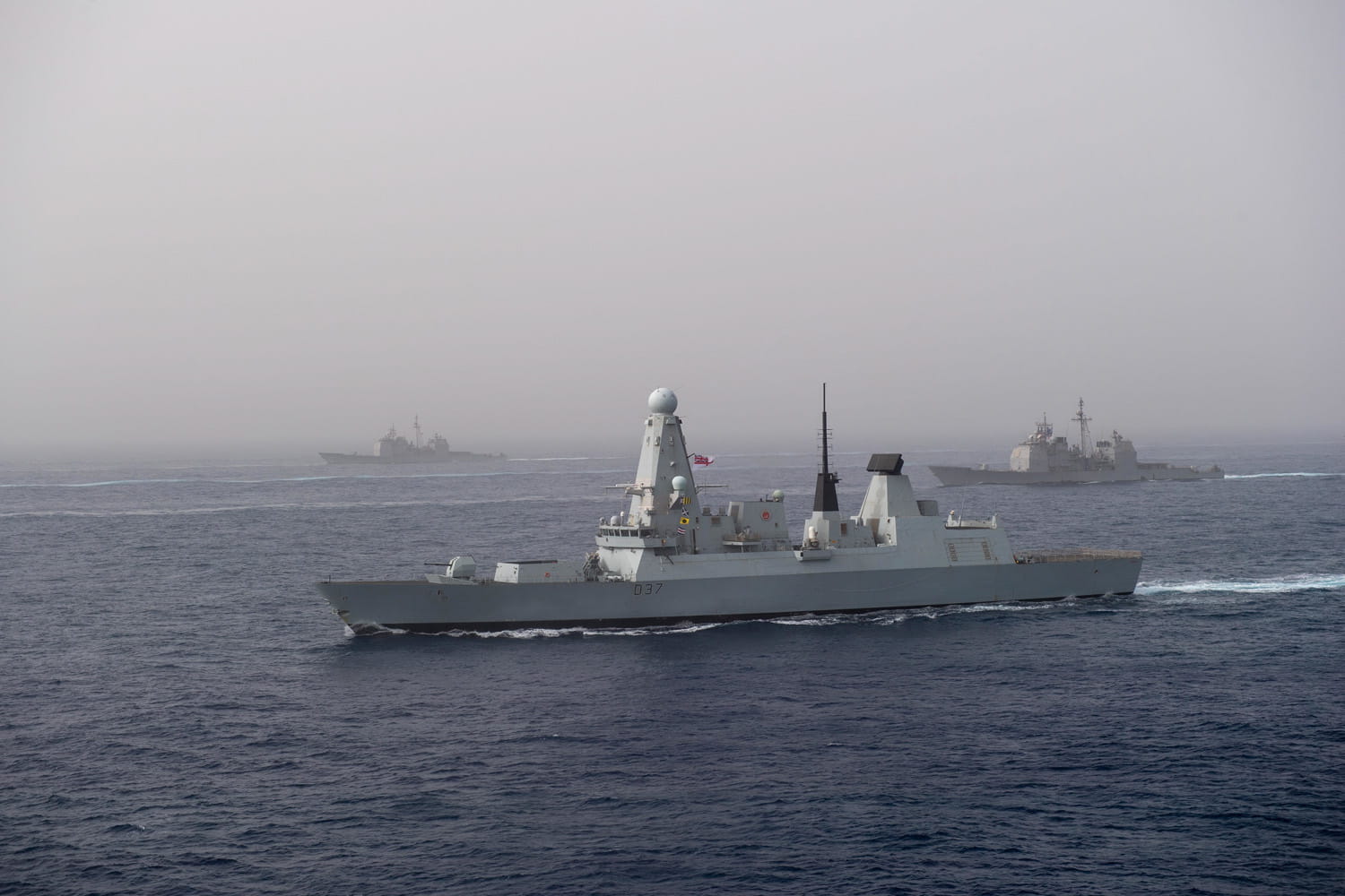 HMS Duncan (front) USS Leyte Gulf (left) and USS Mobile Bay.