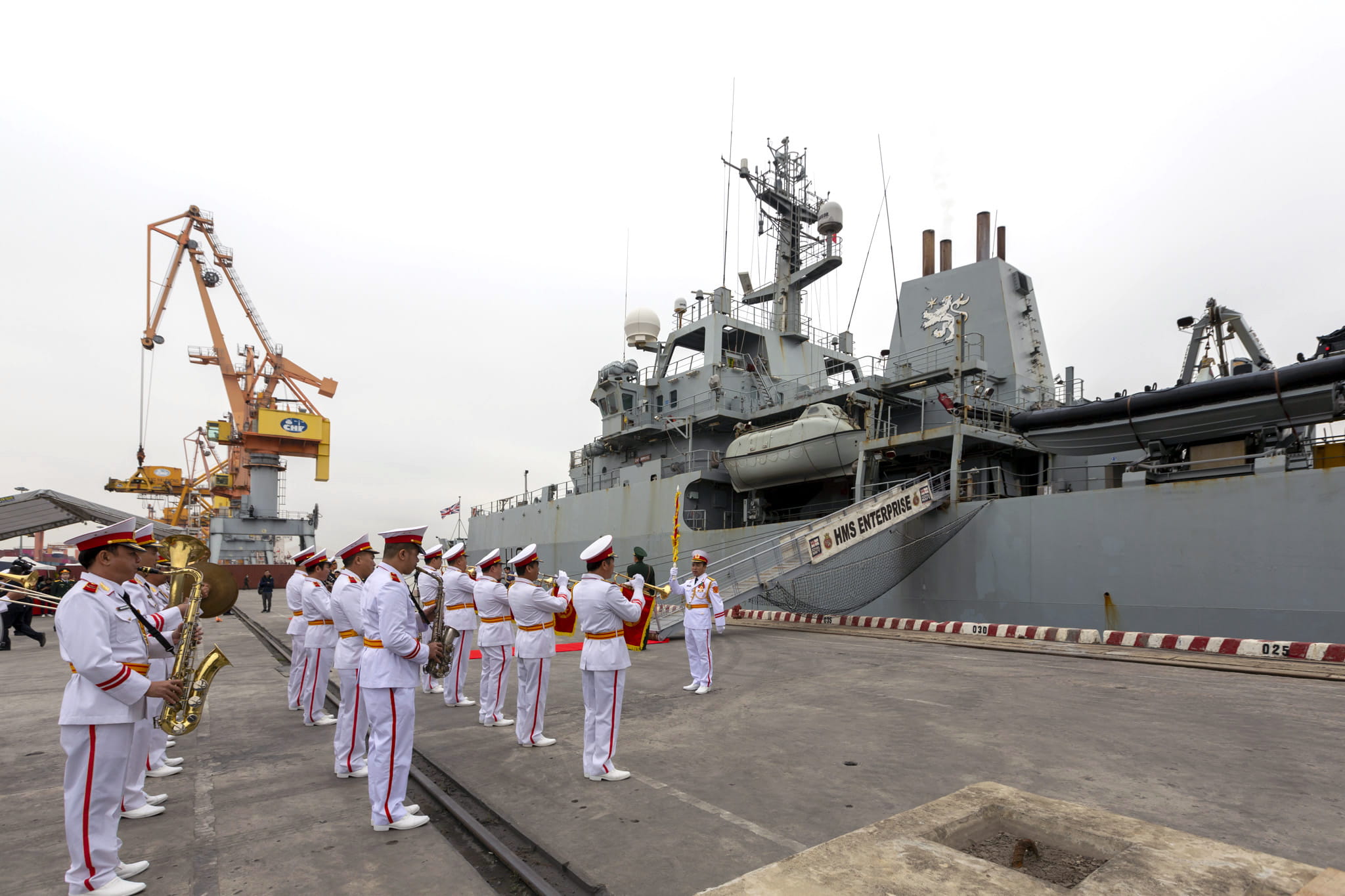 HMS Enterprise visits Hai Phong