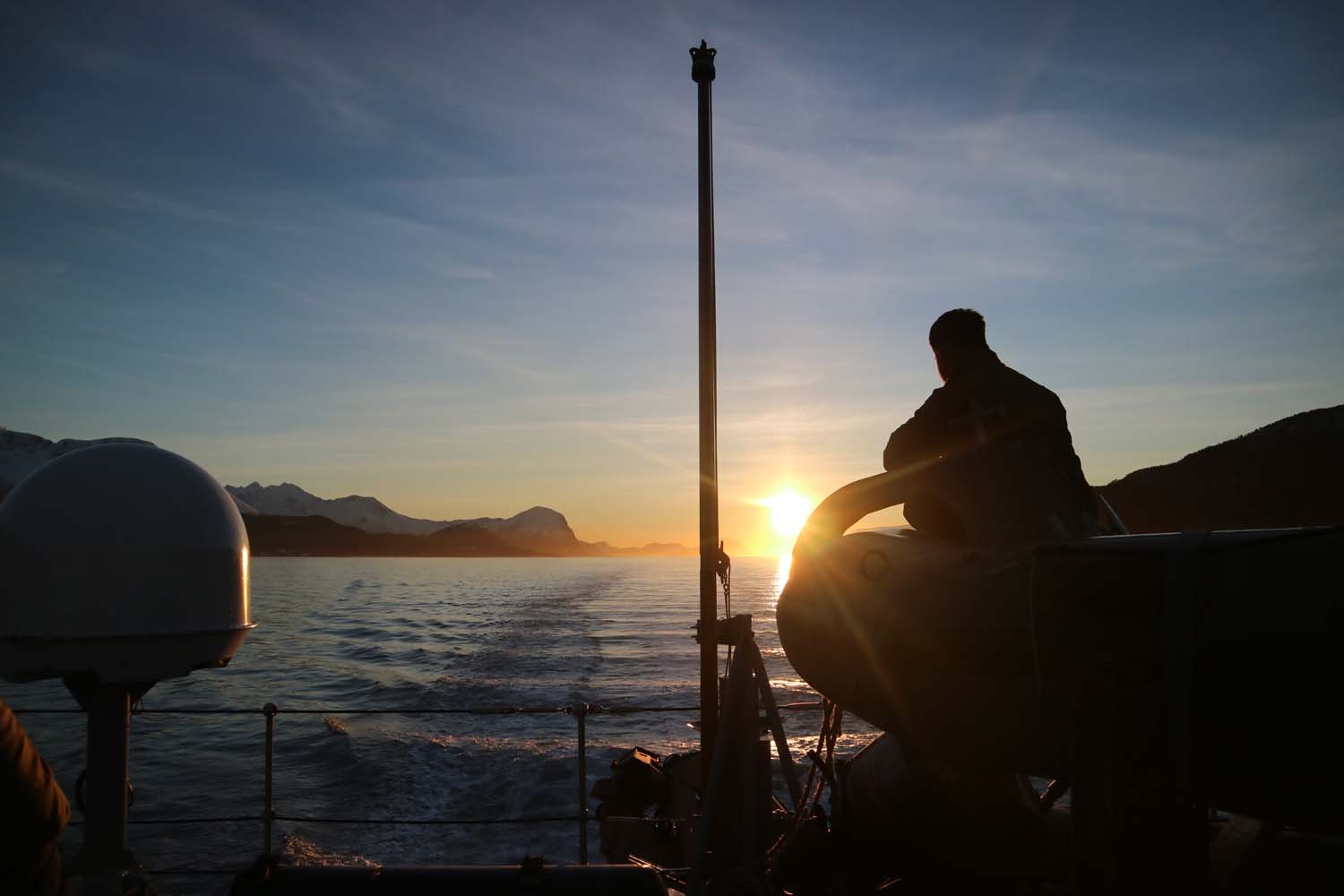 HMS Grimsby’s cold spring hones minehunting skills in sub-zero conditions