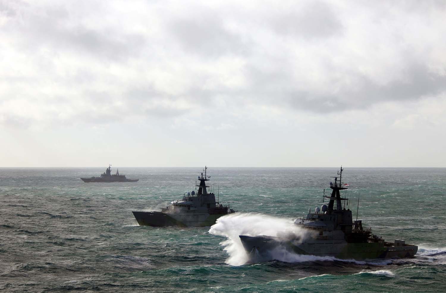 Royal Navy intercepts Russian ships in the English Channel