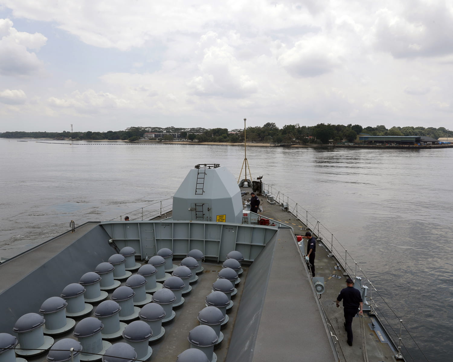 HMS Montrose departing from Sembawang Naval Base, Singapore.
