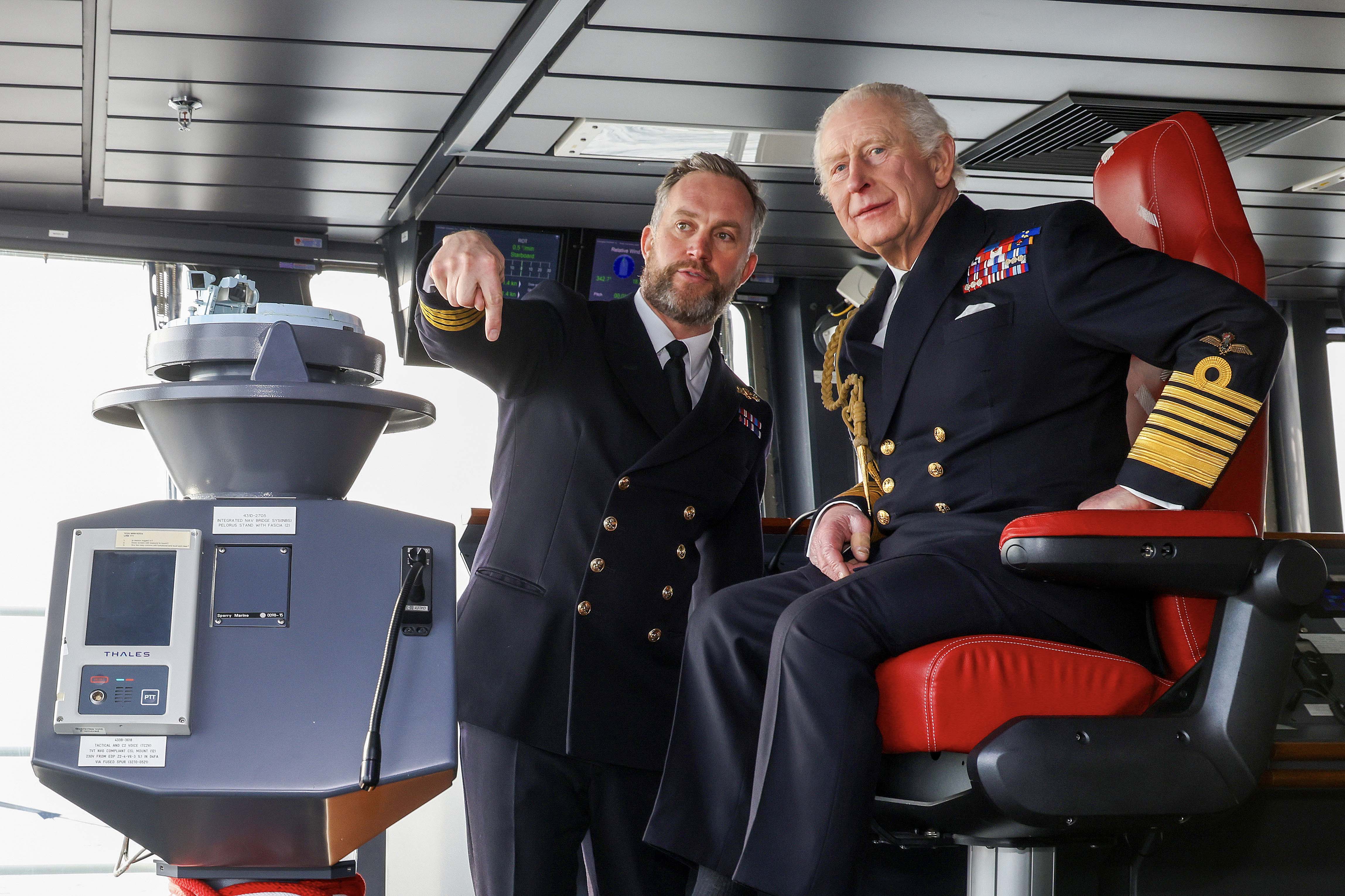 The King on the bridge of Prince of Wales