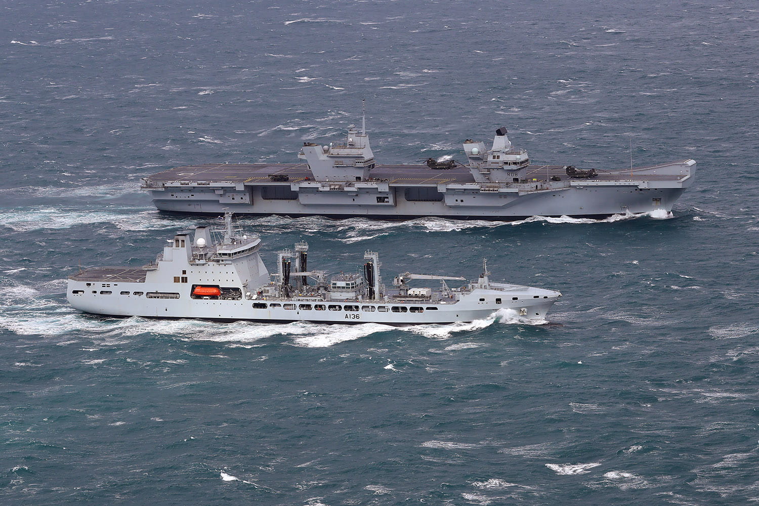 HMS Queen Elizabeth and RFA Tidespring meet up at sea