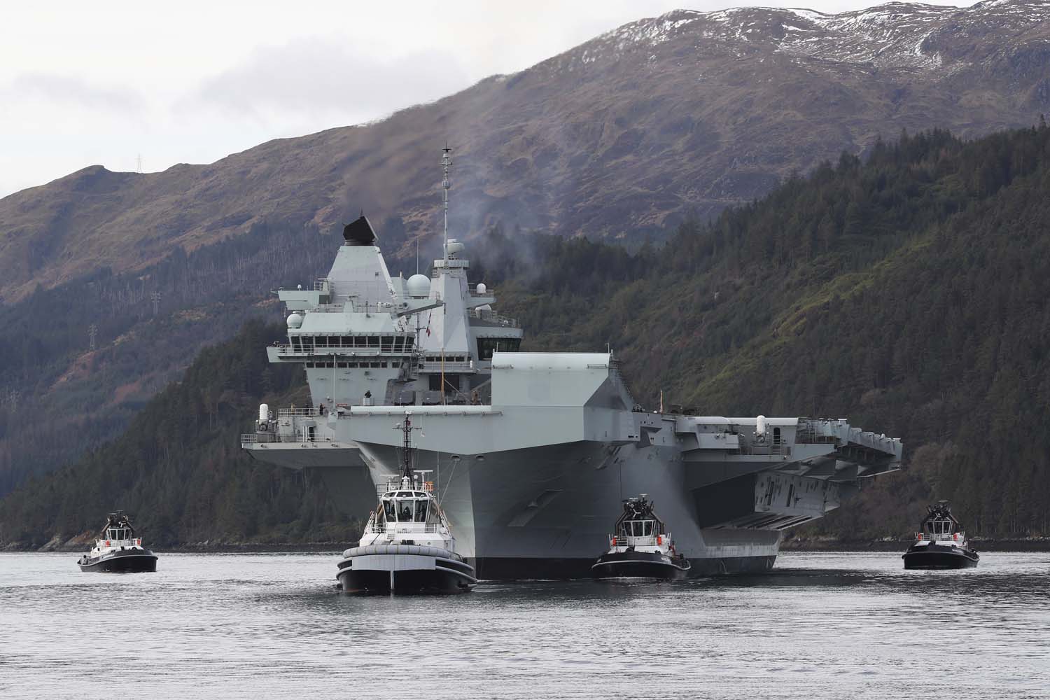 HMS Queen Elizabeth arrives in Glen Mallan, Scotland. Picture: PO JJ Massey