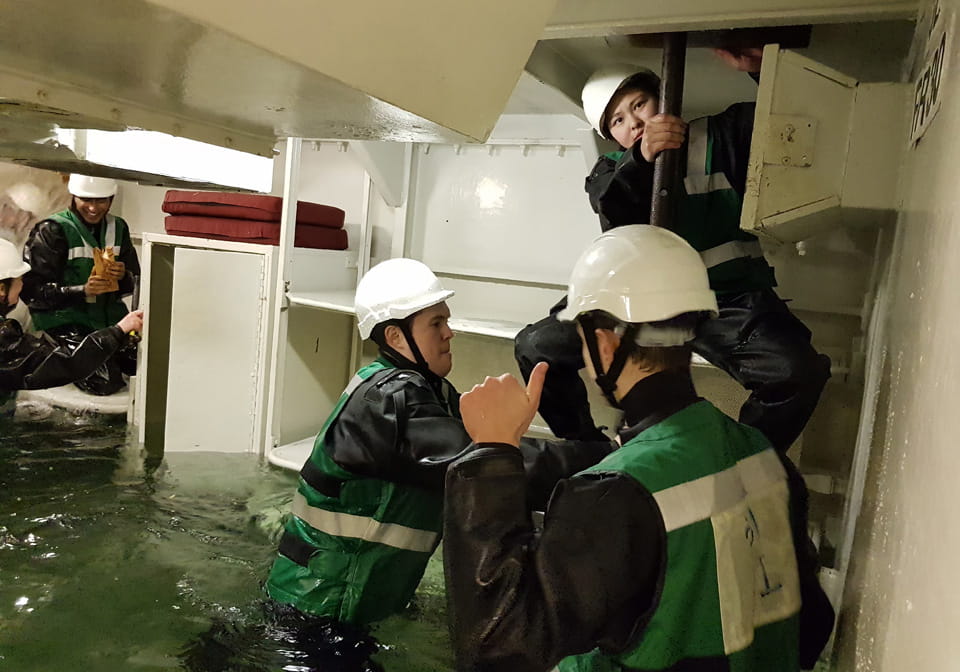 Oxford URNU undertake Damage Control training
