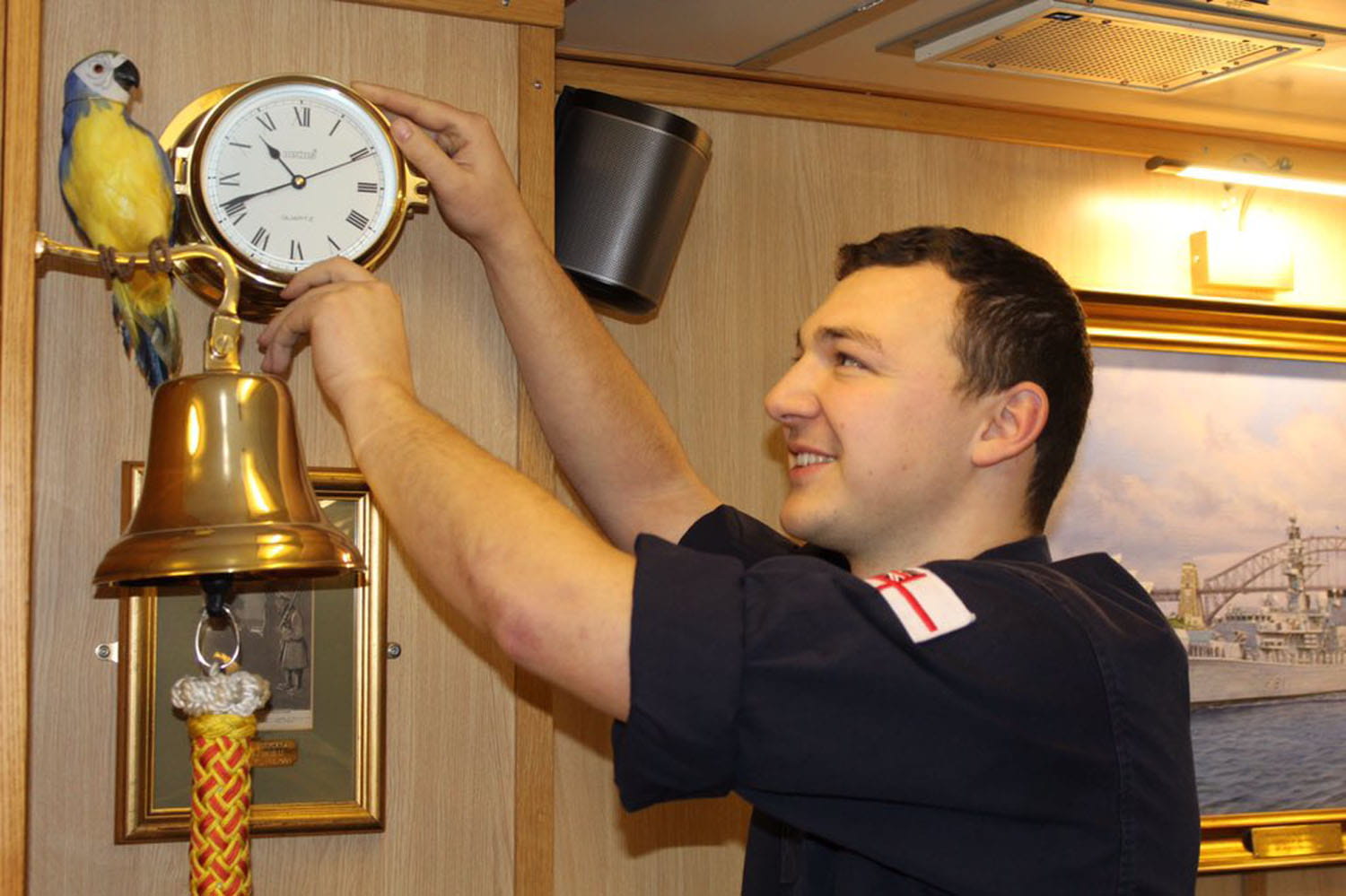 Times are a Changin’ – How the Royal Navy copes with clocks going back