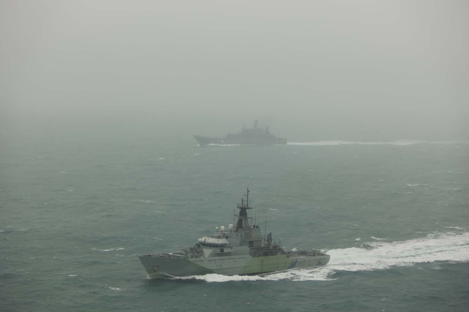 HMS Tyne tracks Russian vessels in UK waters