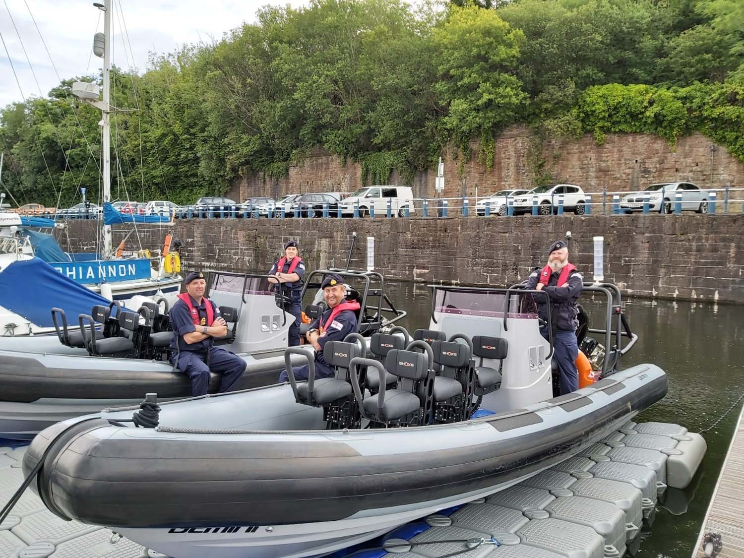 Away sea boats!