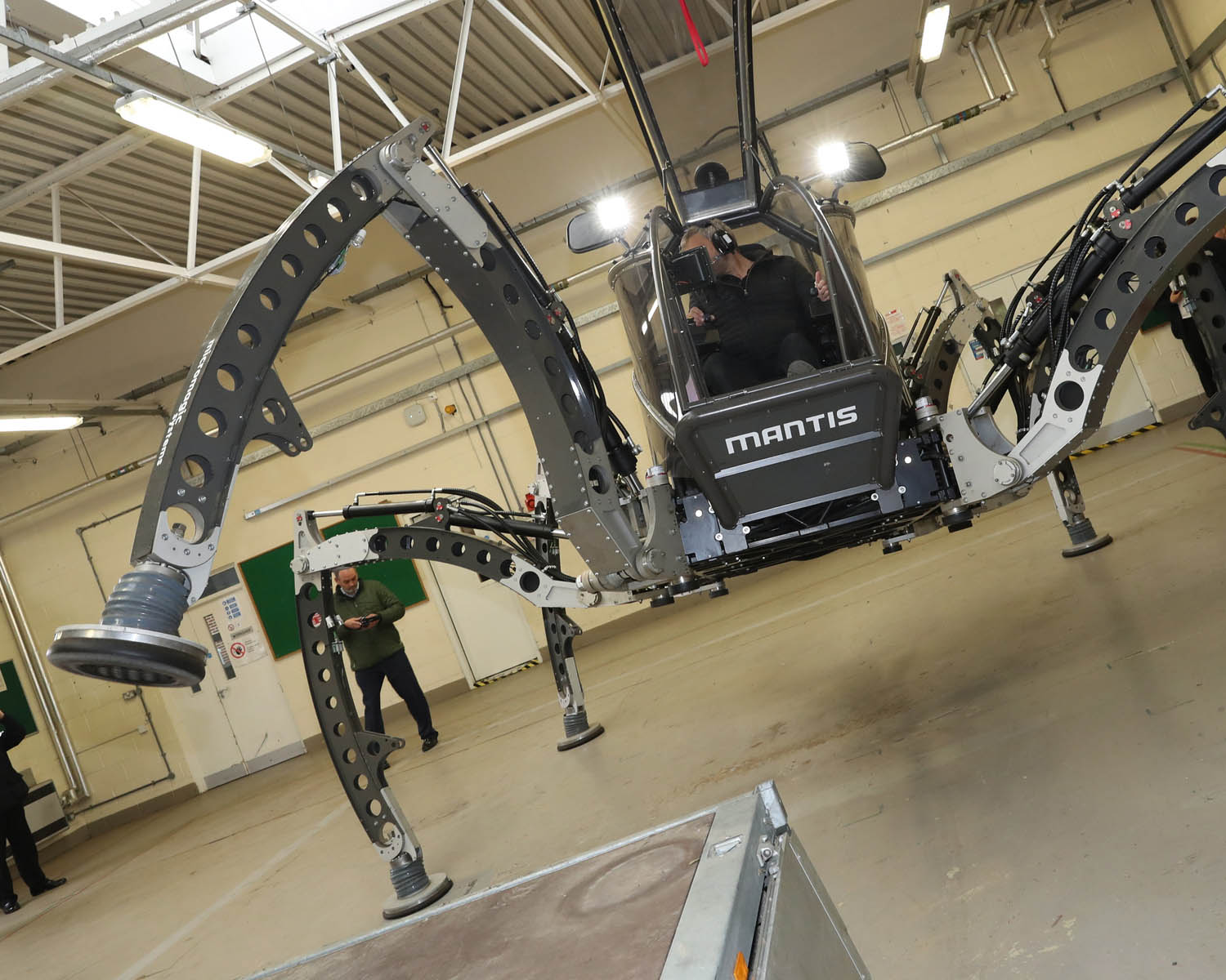 Sailors grapple with giant robot spider 