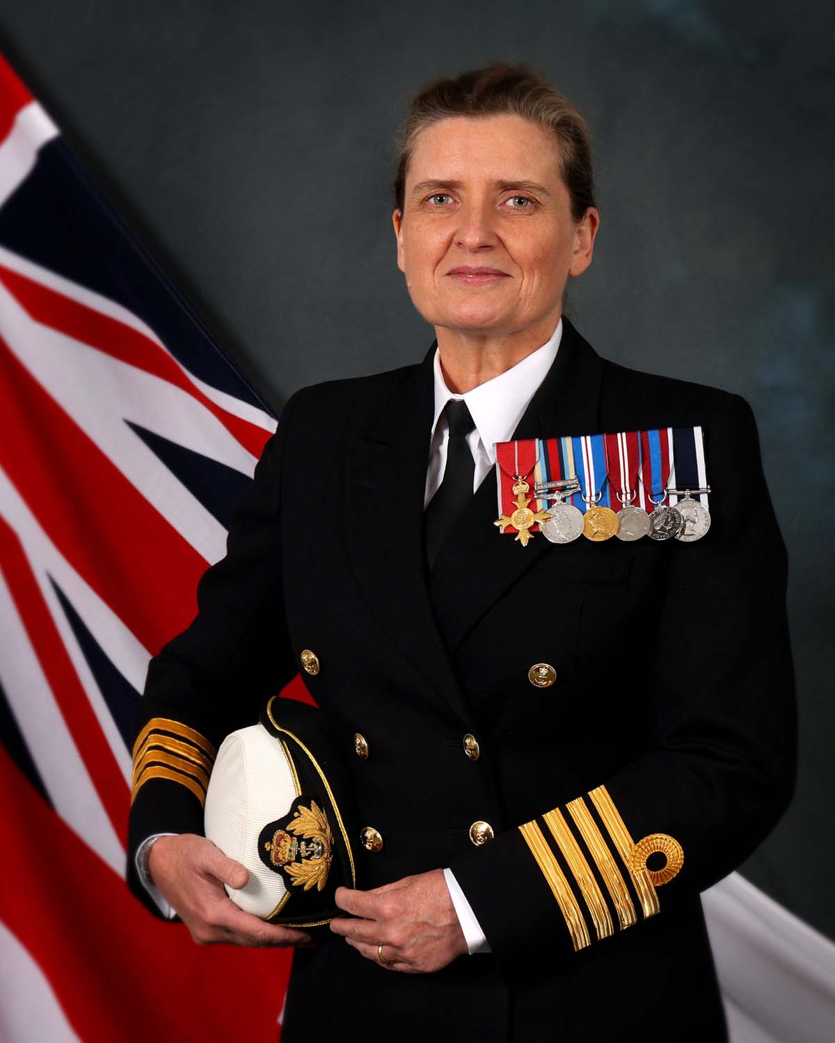 HMS Sultan welcomes new commanding officer